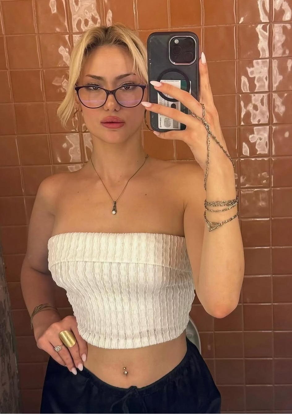 Bahçeköy Merkez Escort Bayan Feride