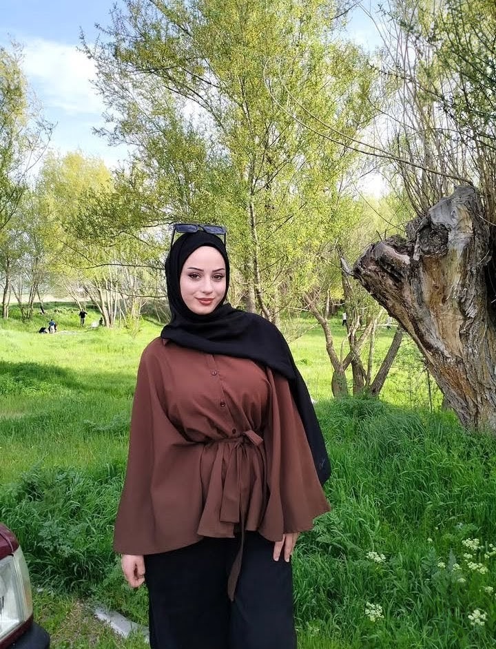 Turunçlu Mistik Kadın Escort Bayan Sevim