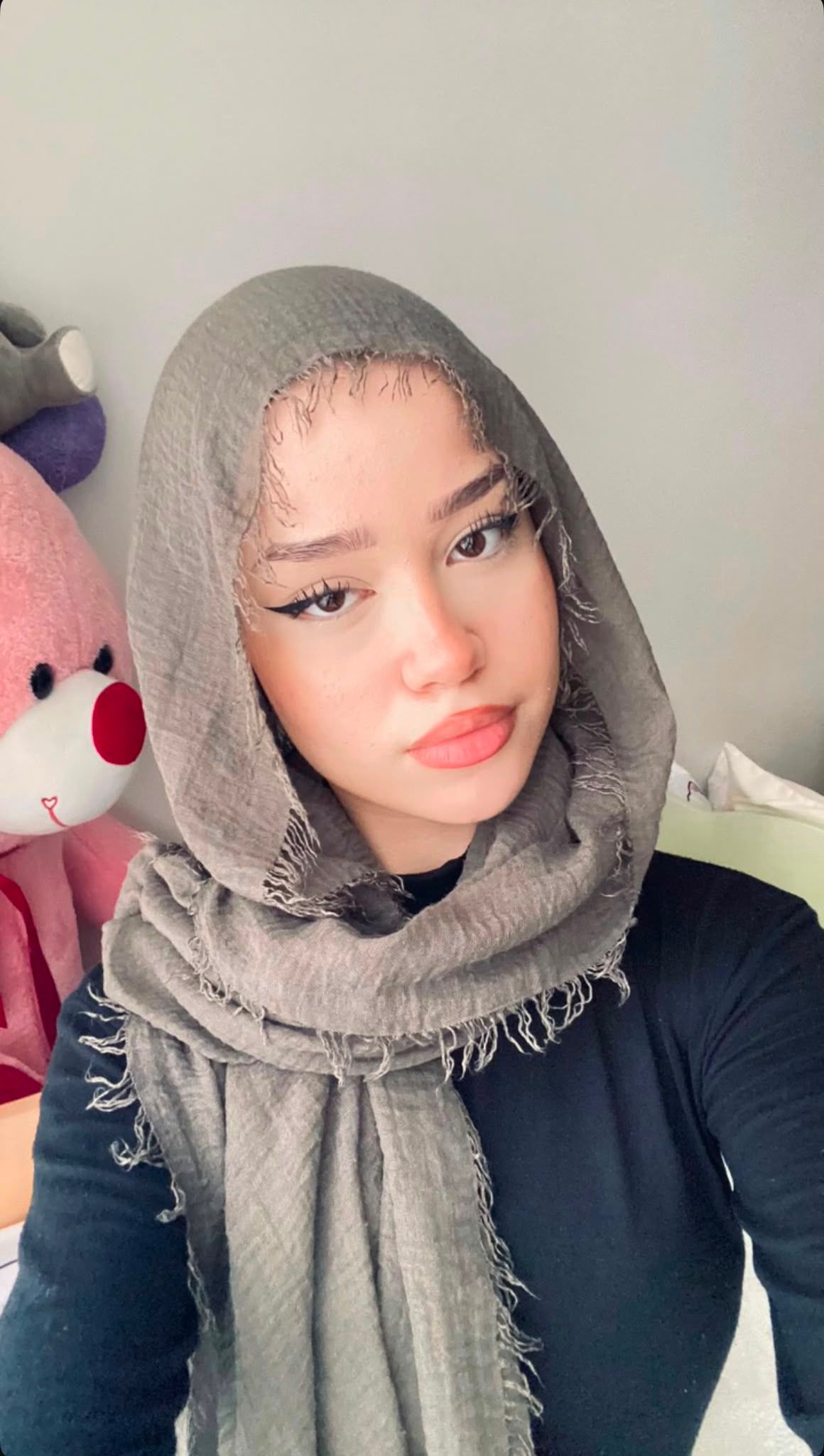 Armutlu Genç Bayan Escort Alina